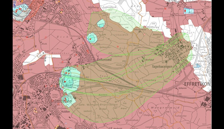 Beispiele von festgelegten Zuströmbereichen im Kanton Zürich (grün schraffierte Flächen)
