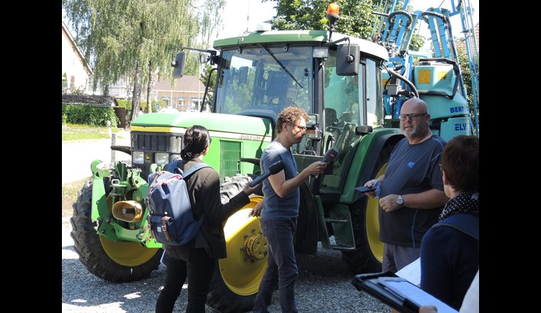 Eine moderne Spritzmaschine präsentiert von Landwirt Markus Lüscher.