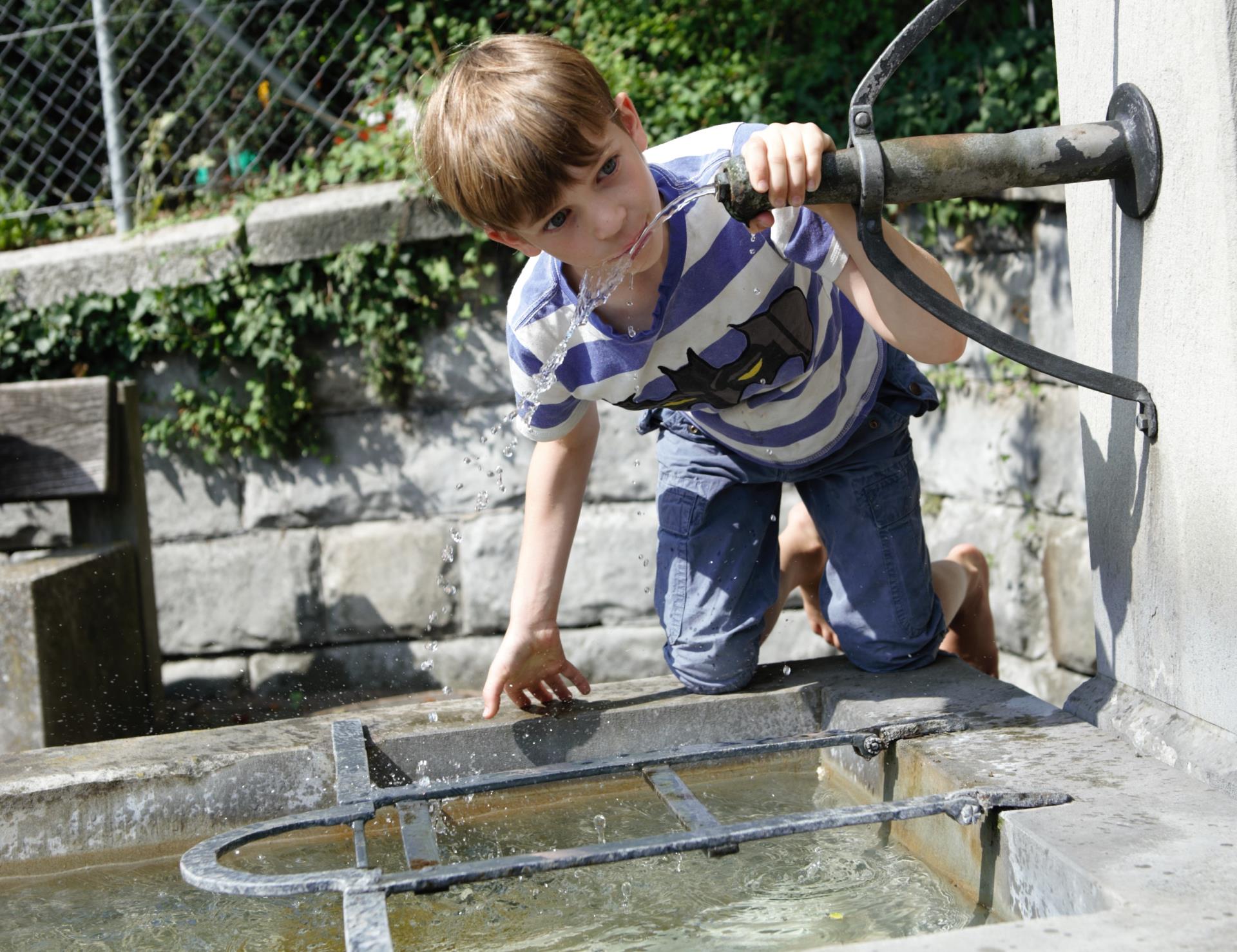 Wie steht es in der Schweiz um die Wasserversorgung und speziell um die Versorgung mit Trinkwasser?