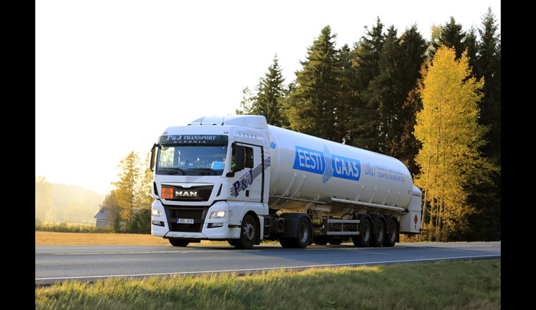 Für Indstriebetriebe, die nicht an das Erdgasnetz angeschlossen sind, aber gleichwohl von den Vorteilen von Erdgas profitieren möchten, ist LNG die ideale Lösung.