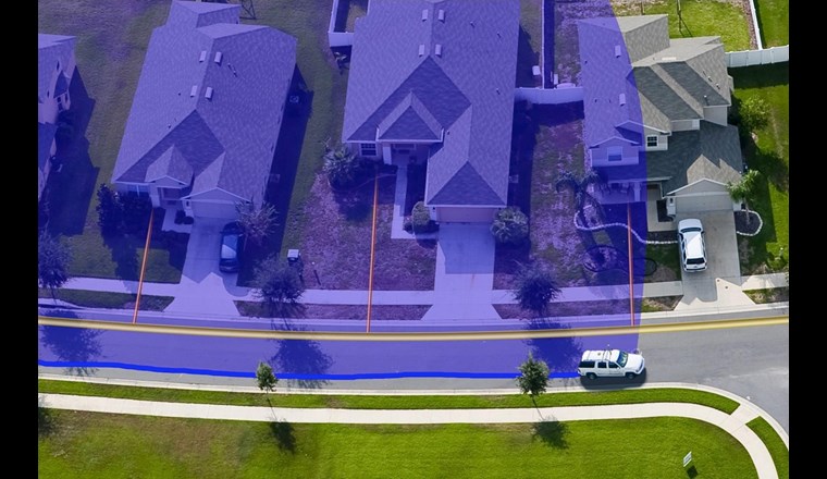 Bei der gebietsorientierten (area based) Lecksuche wird eine Zone der Gasinfrastruktur systematisch abgefahren. Die vom Surveyor kontrollierten Abschnitte der eingezeichneten Gasleitungen werden blau eingefärbt (Field of View).