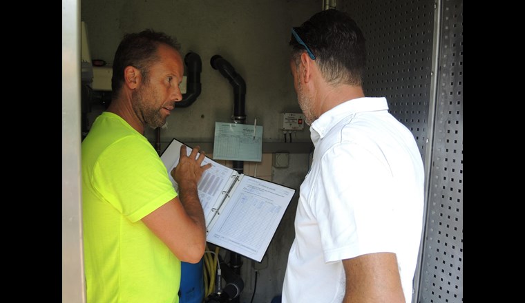 Das Ausfüllen aller notwendigen Formulare gehört zur Sorgfaltspflicht eines Brunnenmeisters.