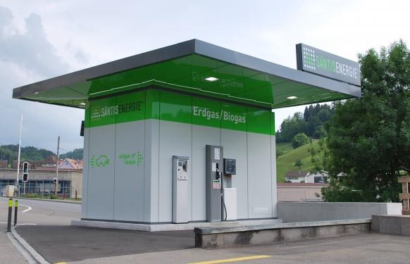 In der Ostschweiz werden immer mehr Ökotankstellen wie diese gebaut. (Foto: Säntis Energie AG)