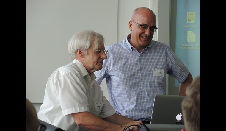 Walter Baumgartner (aeB) und Urs Manser, Leiter Bildung und Dienste SVGW, beim informellen Austausch über den Weiterbildungs- und Informationstag in Sursee.