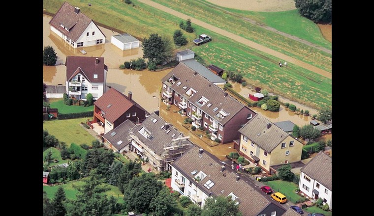 Überflutung nach einem lokalen Starkregenereignis in Dortmund-Marten im Jahr 2008 (Quelle: Polizei NRW)