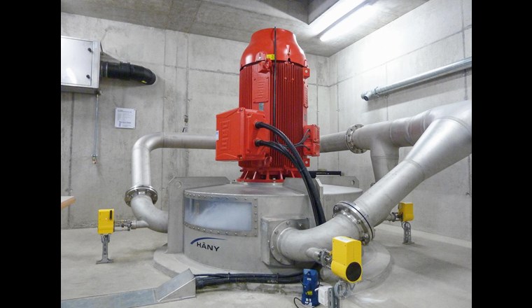 Pelton-Turbine im Kraftwerk Blattenheid mit Schauglas