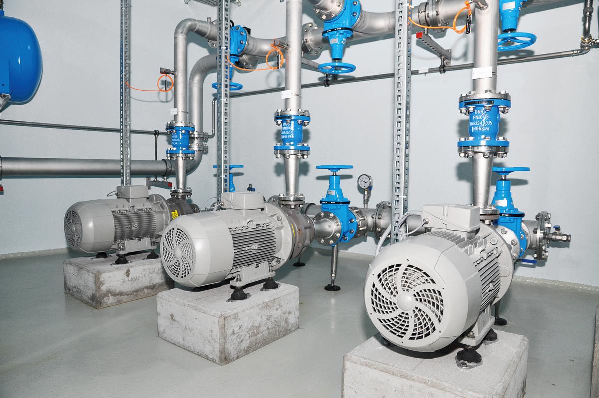Rund 53 000 kWh weniger Stromverbrauch pro Jahr dank drei effizienteren, horizontalen einstufigen Spiralgehäusepumpen in Blockbauweise (Fotos: S. Hartmann)
