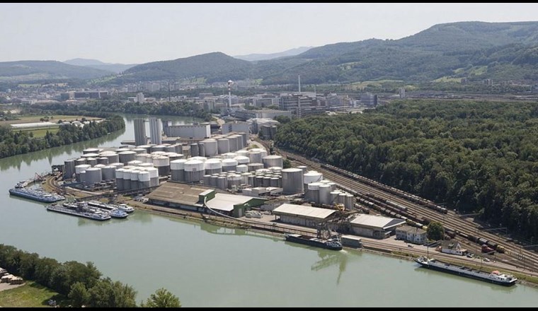 Der Auhafen Muttenz-Birsfelden grenzt an ein grosses Grundwassergebiet für die Bevölkerung der Region Basel, den Hardwald (Foto: Heimatkunde Muttenz).