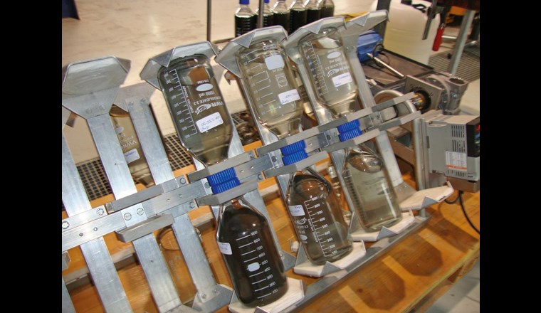 Fig. 3 Vergleich verschiedener PAK-Muster mittels Überkopf-Schüttelversuche