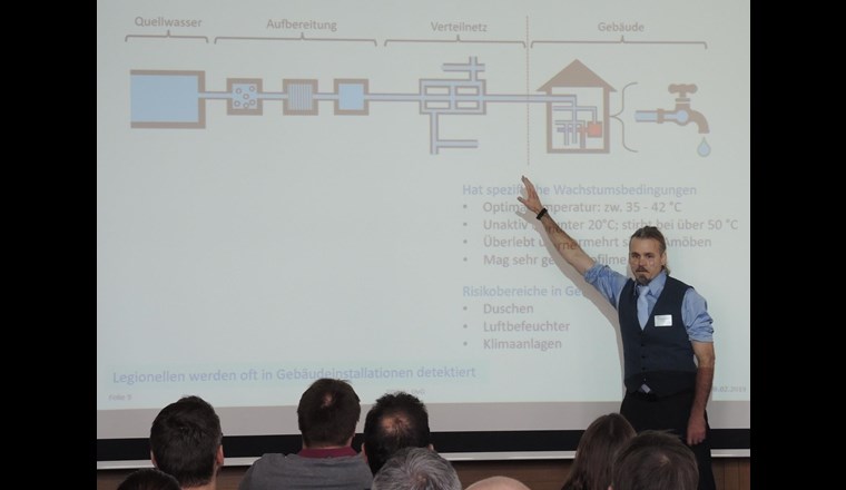 ... und ihr Kollege Frederik Hammes, ebenfalls von der Eawag.