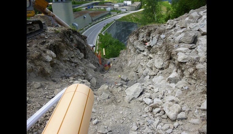 Spektakulärer Leitungsbau im Urner Oberland