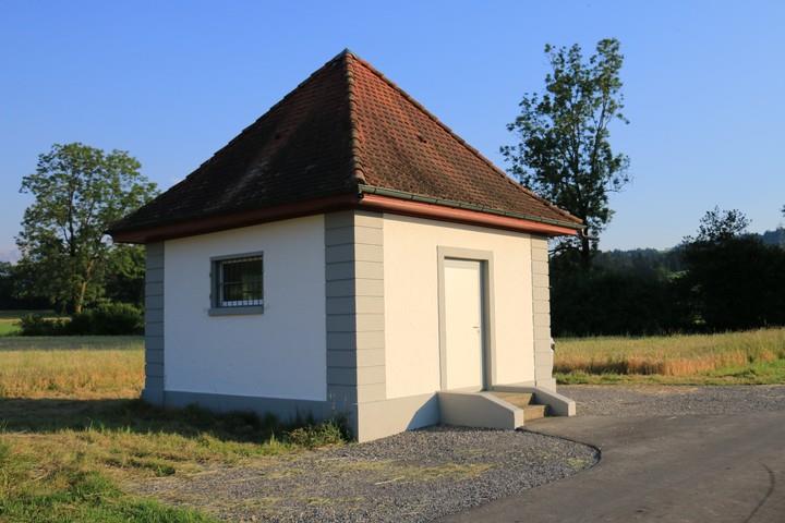 Die Wasserversorgungsgenossenschaft Neuenkirch versorgt das Dorf Neuenkirch, den Ortsteil Sempach Station und umliegende Höfe und Quartiere mi Trink- und Löschwasser.
