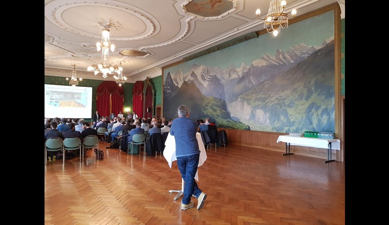 VSA-Fachtagung zum Thema Elimination von Mikroverunreinigungen aus Abwasser im Panoramasaal des Hotels Seeburg