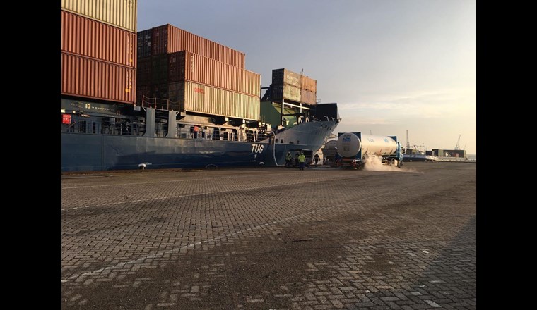 Erst mit der «Kairos» kann Ship-to-Ship betankt werden. Vorher war Truck-to-Ship angesagt.