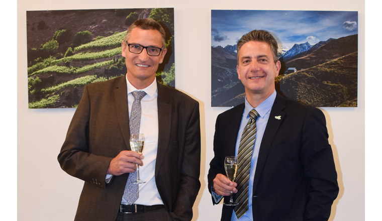 Stabsübergabe: Pierre-Alain Kreutschy (r.) übernimmt von Pascal Abbet.