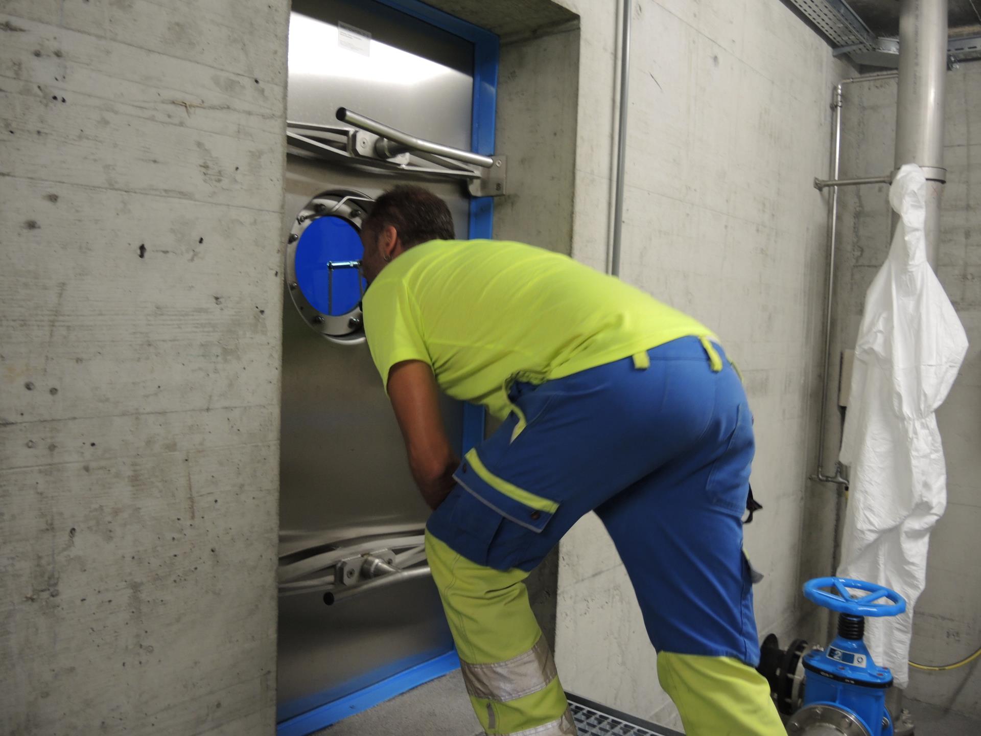 Die beiden Qualifikationsprofile der Berufe „Brunnenmeister/in“ (hier im Bild) und „Rohrnetzmonteur/in“ sind nun verabschiedet.