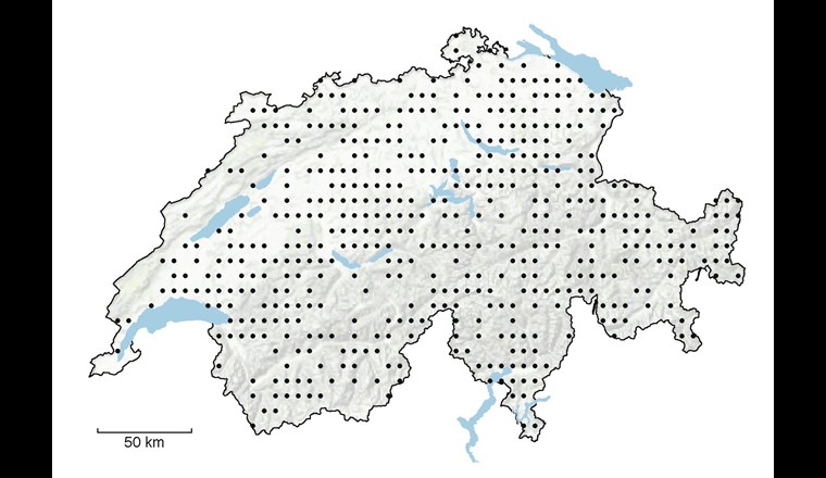Räumliche Verteilung der 492 untersuchten BDM-Probenahmestellen. (Hintergrunddaten: Swisstopo, Bundesamt für Landestopografie)