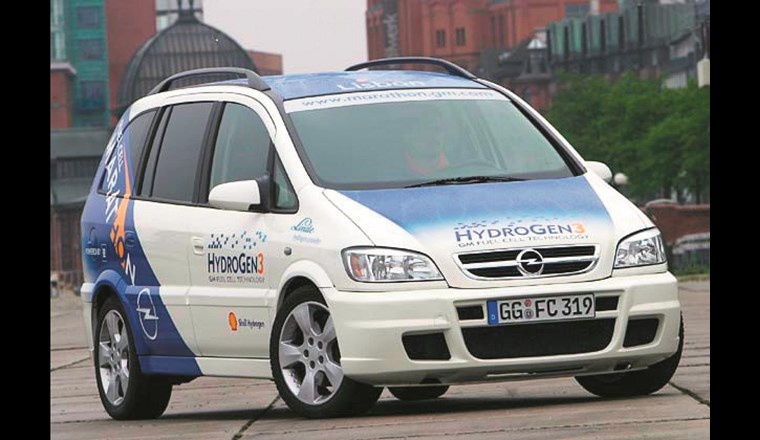 Opel veranschaulichte das Potenzial der Technologie mit einer Demo-Tour über 10 000 km von Hammerfest nach Lissabon. Im Bild: Opel Zafira Fuel Cell. (Bild: Opel)