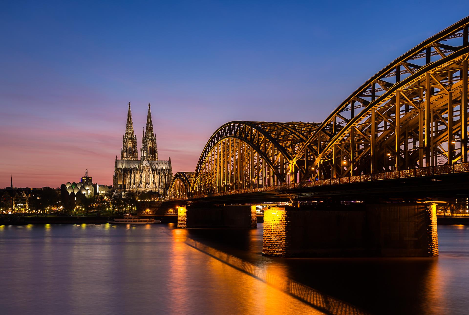 Die gat|wat Messen und Kongresse finden im jährlichen Wechsel zwischen Köln und Berlin statt. (Foto: 123.rfcom)