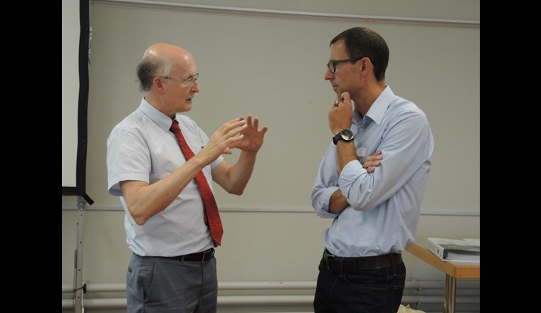 Christoph Lerch, Regierungsstatthalter Bern-Mitteland, (links) und Reto Manser, Leiter der Abteilung Siedlungswasserwirtschaft beim Amt für Wasser und Abfall (AWA) des Kantons Bern.