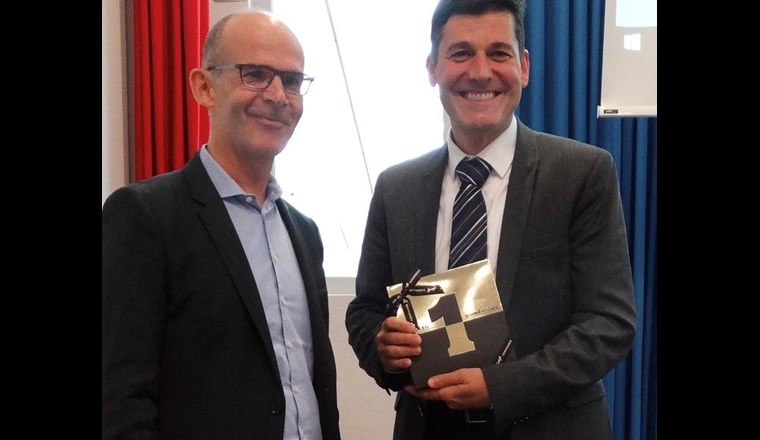 Martin Sager (links) verabschiedet Mauro Suà.