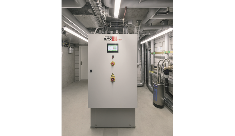Die Hybridbox® mit einer Leistung von
30 kW thermisch/10 kW elektrisch