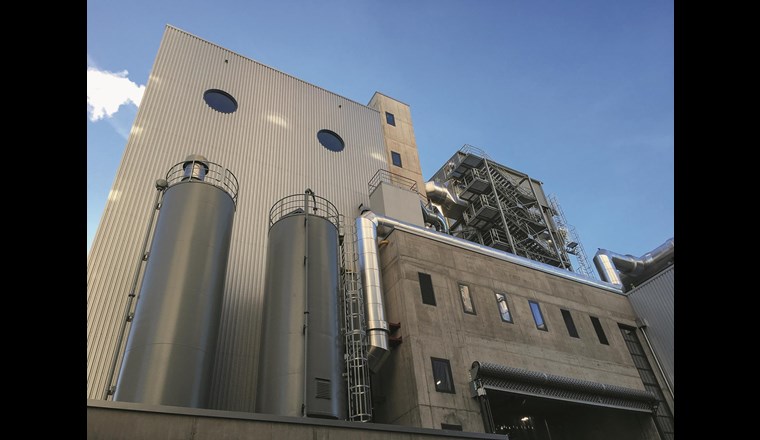 Das zweite Basler Holzkraftwerk steigert den CO2-neutralen Anteil der Fernwärmeproduktion markant. (Foto: IWB, Mathias Hauser)