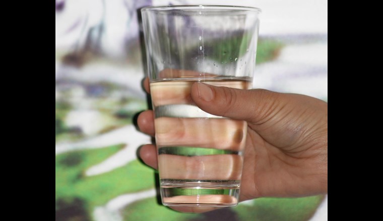 Ein Glas Wasser bitte! Nicht immer ist es in der Schweizer Gastronomie kostenlos zu haben.