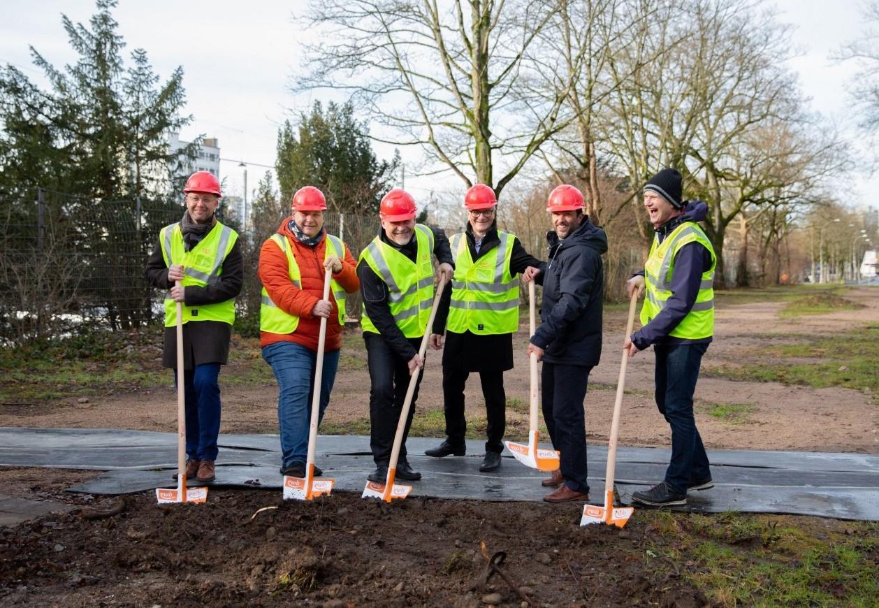 Spatenstich zum Ausbau der Fernwärme. (Foto: ewb)