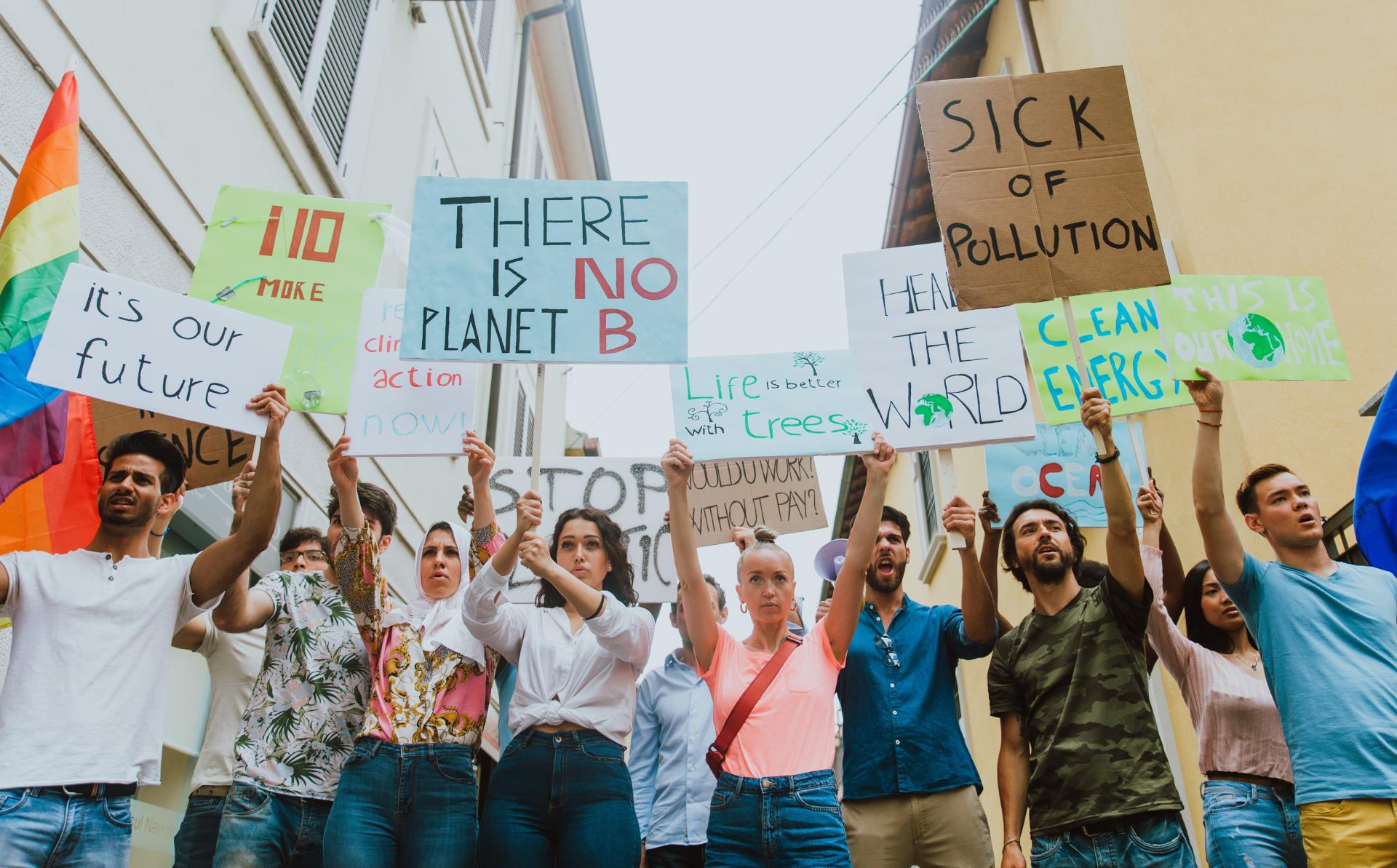 Auch in der Schweiz: Über die Hälfte der Bevölkerung schätzt den Einsatz von Pestiziden und den Klimawandel als sehr gefährlich für Mensch und Umwelt ein. (Foto: 123rfr.com/ Fabio Formaggio)