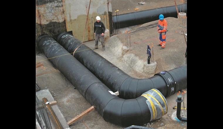 Freiverlegte, industrielle Grossrohrinstallation (Quelle: +GF+)