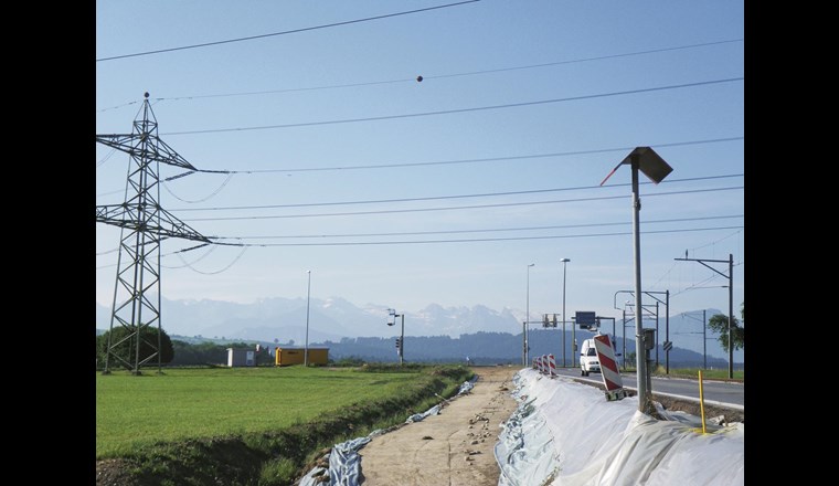 Kombinierte Beeinflussung einer Hochdruckgasleitung durch Übertragungsleitungen und Bahnen.