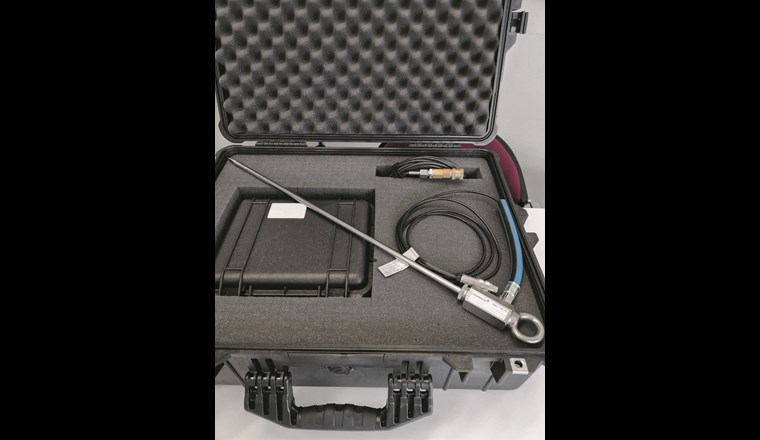 Messgeräte für eine Druckprüfung im rücksendefähigen Koffer.