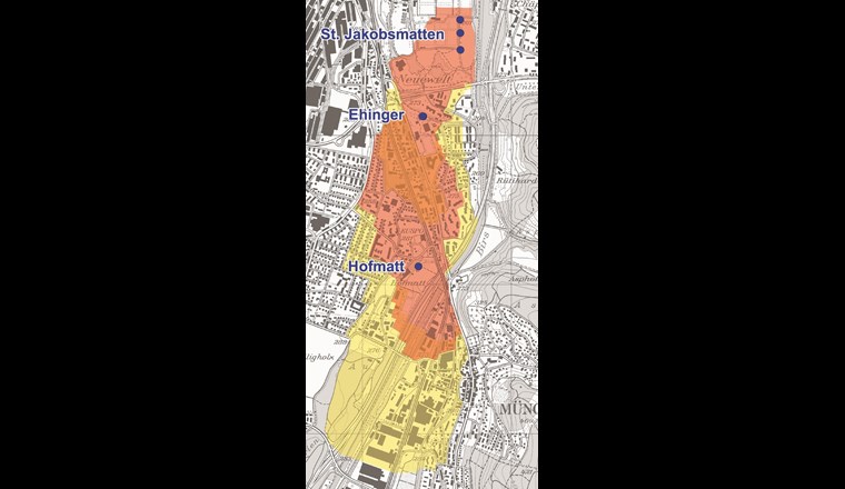 Fallbeispiel Münchenstein: Ausdehnung neurechtlicher Schutzzonen für alle drei Fassungsstandorte. Rot: Schutzzone S2; gelb: Schutzzone S3, orange: Überlagerung von Schutzzone S2 und S3.
(Vereinfachte Darstellung nach der Modellierung der TK Consult AG, Zürich. Ausstehend ist die raumplanerische Grenzziehung.)