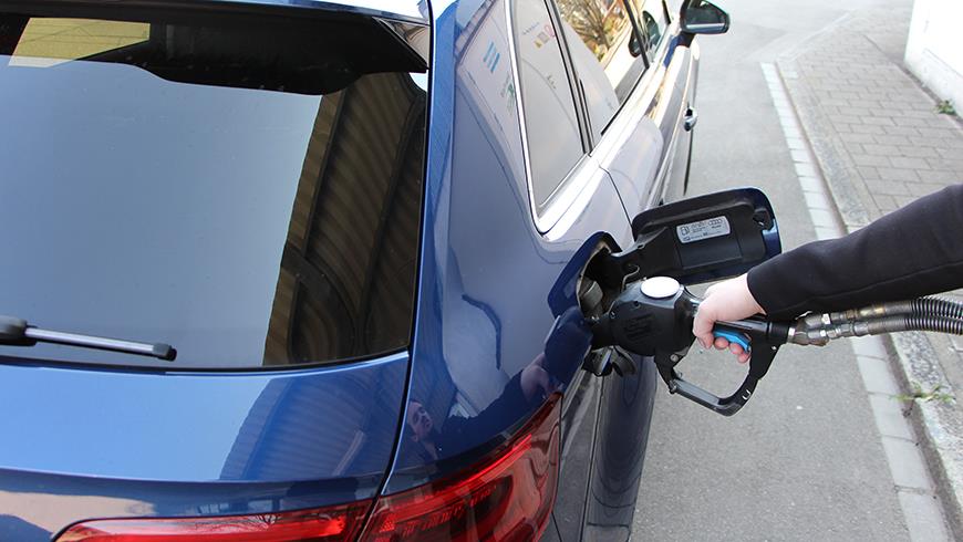 Betankung eines Gasfahrzeugs beim Mobilitätsdemonstrator «move» an der Empa. (Foto: Empa)