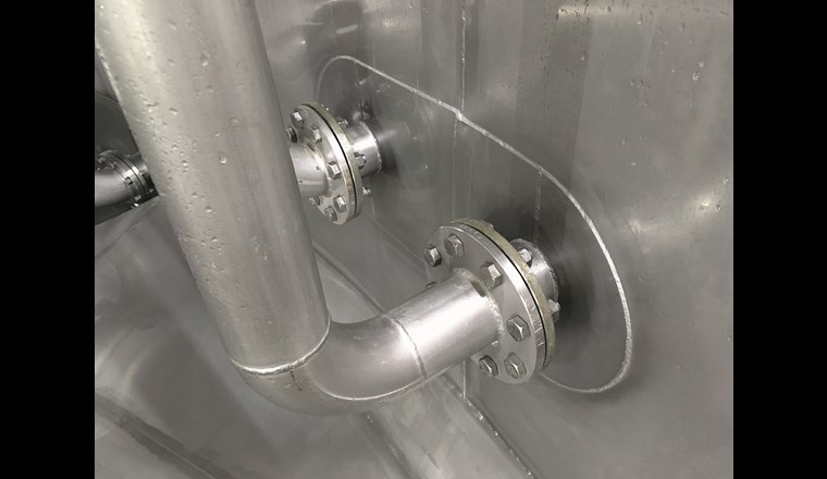 Die bestehenden Quelleinlaufleitungen wurden mit der neuen Edelstahlauskleidung verschweisst.