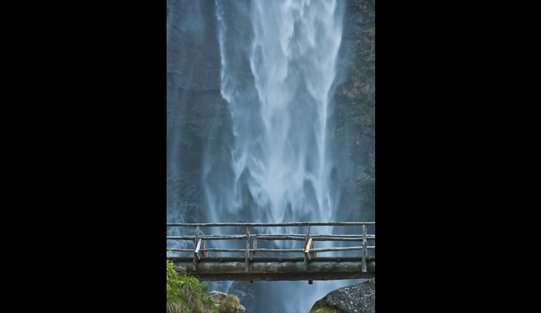 Einige Herausforderungen der kommenden Jahrzehnte sind bereits auf dem Radar der Wasserwirtschaftsakteure. Nun gilt es, sämtliche Akteure – von der Forschung bis zur Praxis und über alle Sektoren hinweg – noch besser zu vernetzen. (©Massimo de candido/123RF.com)
