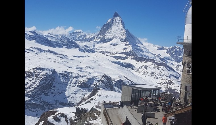 Hitzetage im Flachland treiben immer mehr Menschen in die kühleren Bergregionen. (Foto: SVGW)