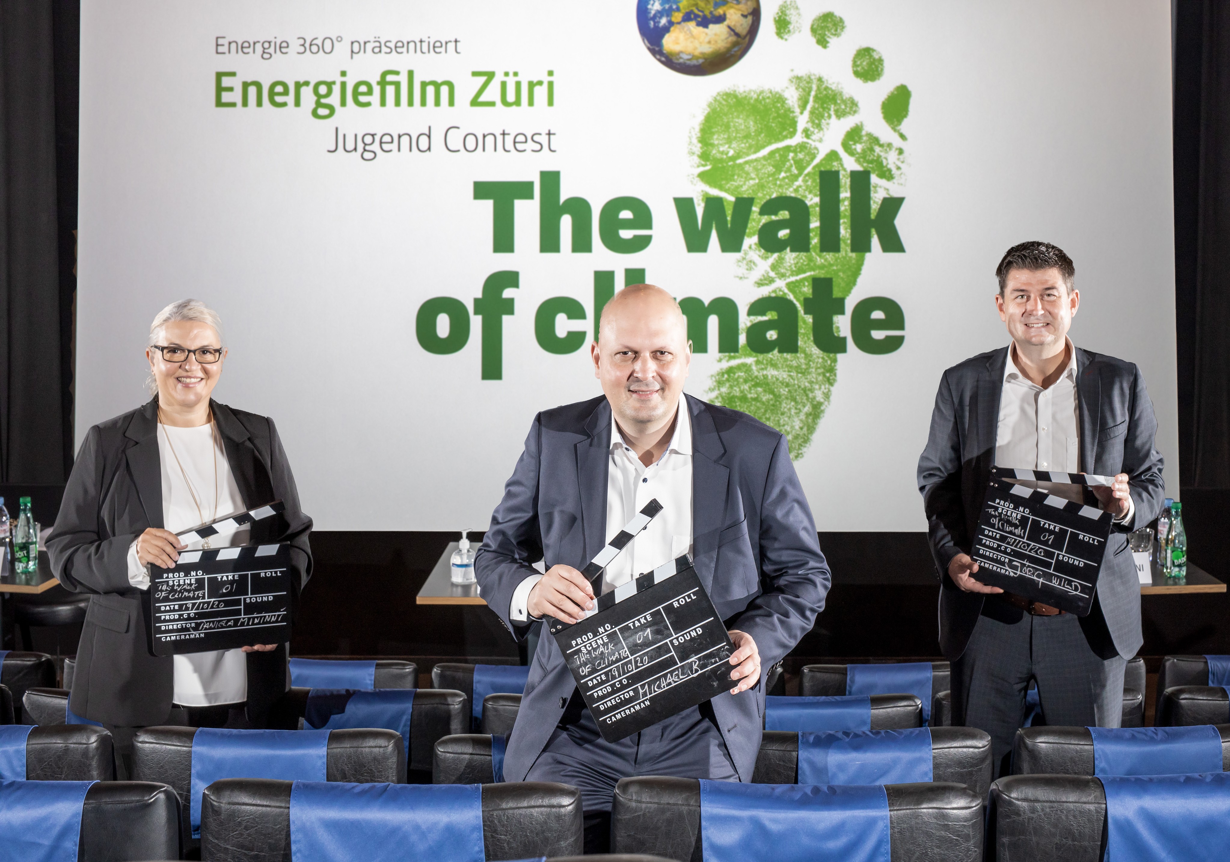 Jugendliche sind aufgerufen, im Rahmen von Energiefilm Züri ihre Ideen zum Klimaschutz in kurzen Filmen vorzustellen. Von links: Daniela Mininni, Energie 360°, Stadtrat Michael Baumer, Jörg Wild, CEO Energie 360°