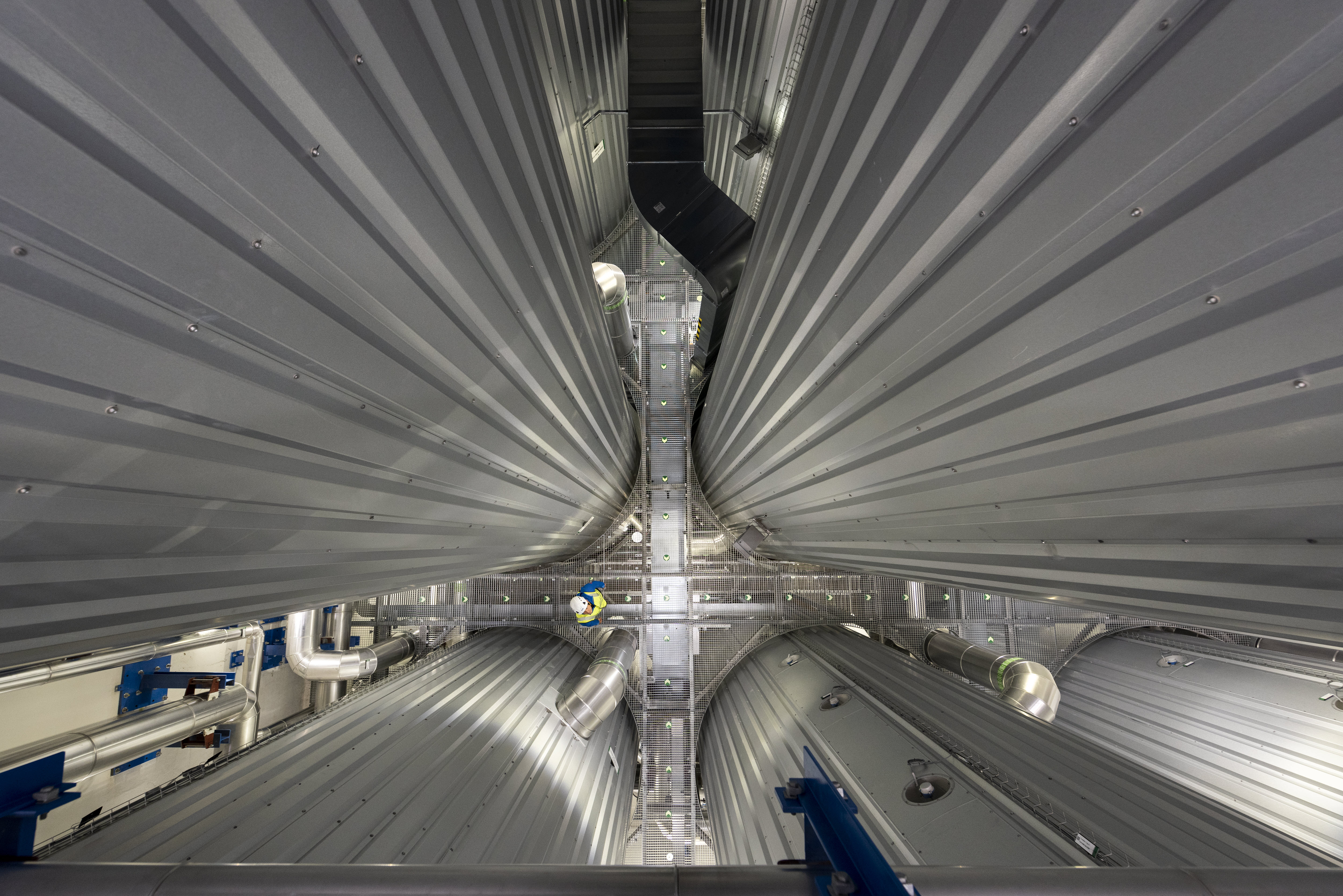 Aufnahme Wärmespeicher Dolder mit Blick nach unten. (© C. Flierl/IWB)