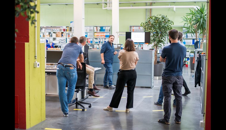 Home office oder Büro mit Schutzvorkehrungen. Foto: Hunziker Betatech AG