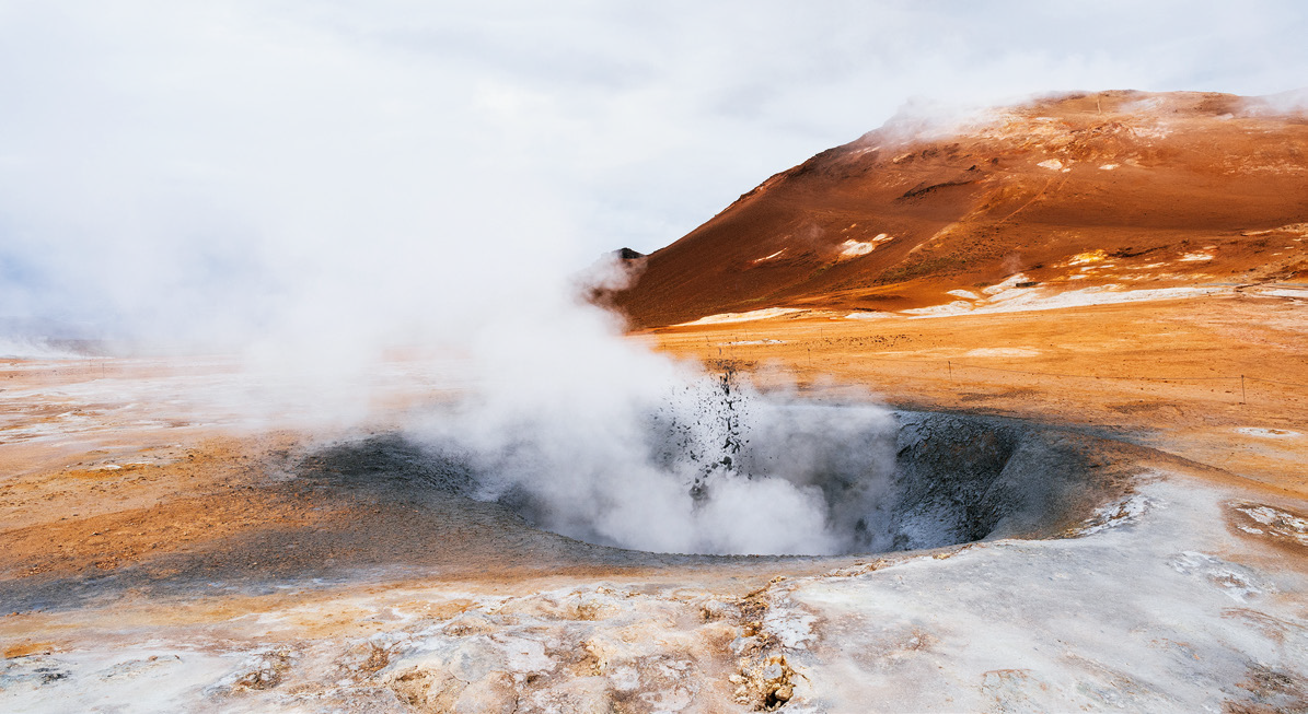 Beim Bau und der Nutzung von Erdwärmetechnologien können Stoffe in das Grundwasser gelangen. Um das Grundwasser als Trinkwasserressource nachhaltig zu schützen, wurden im Auftrag des BAFU die Inhaltsstoffe der aktuell eingesetzten Produkte identifiziert und mit einer systematischen Methodik auf ihr Gefährdungspotenzial auf das Grundwasser bewertet. (© Kontenko/123RF.com)