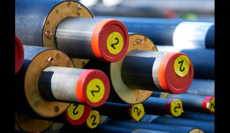 isolierte Rohre für Fernwärme_©sonsam/123RF.com