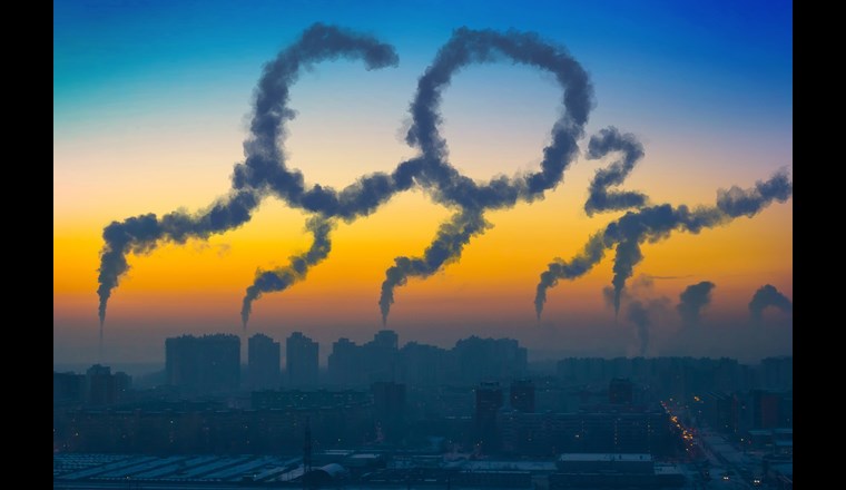 Für eine nachhaltige Reduktion der CO2-Emissionen braucht es den gezielten Umbau des auf fossilen Energien beruhenden Wirtschaftssystems. Foto: Aleksandr Papichev/123rf.com