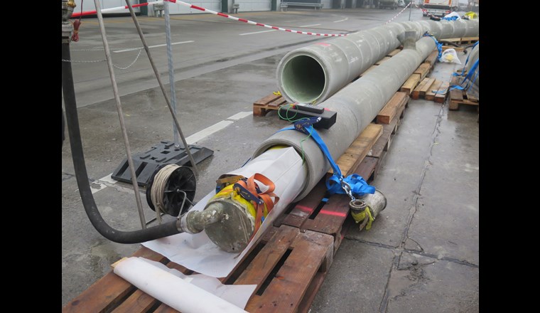 Beim Testobjekt wird geprüft, ob die Unternehmung mit dem gewählten Material einen Liner gemäss den Qualitätsstandards der Richtlinie QUIK einbauen kann.
BILD, © Yvonne Gander, VSA