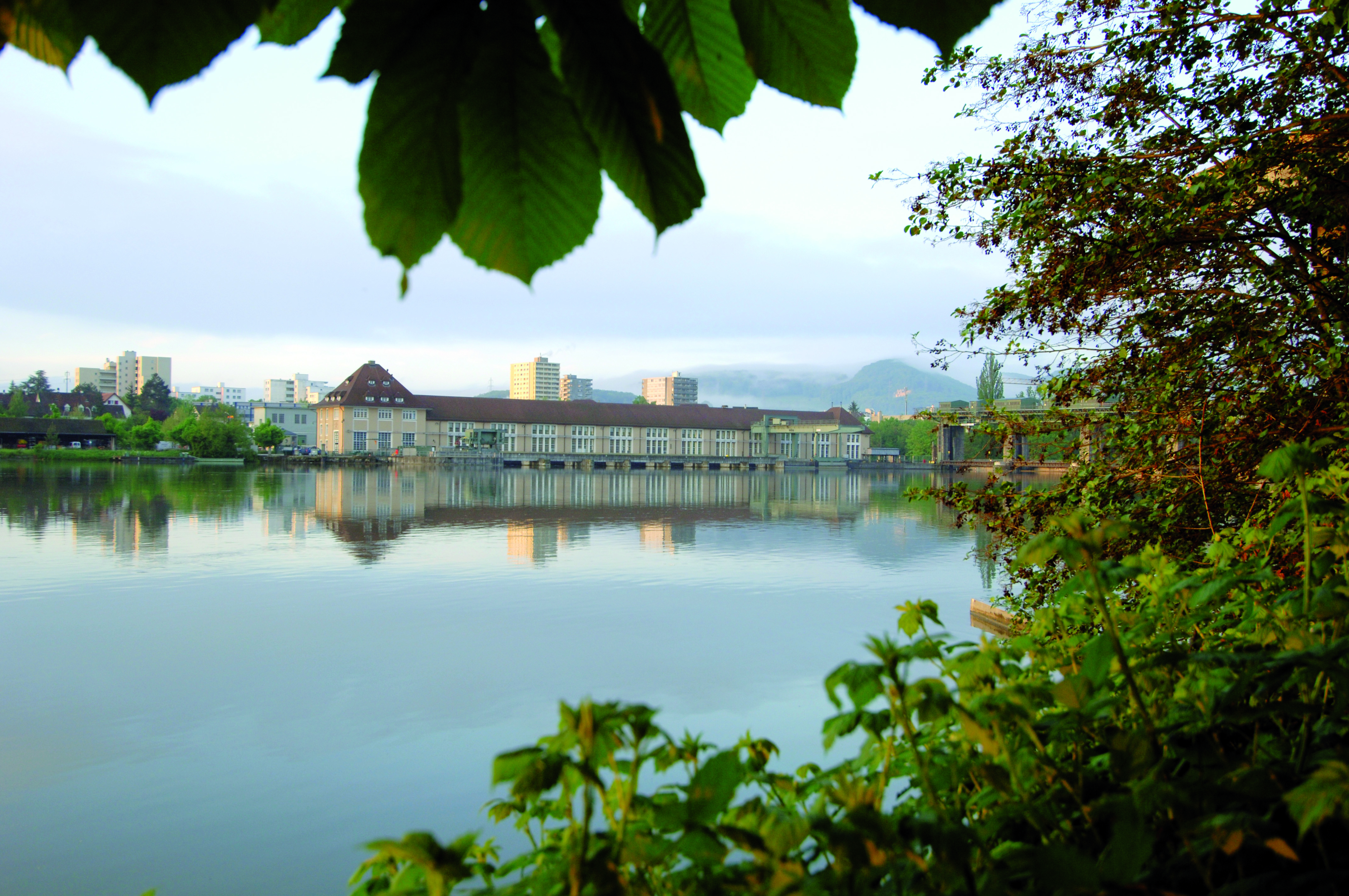 Beim Kraftwerk Augst soll klimafreundlicher Wasserstoff produziert werden. (Bild AEW Energie AG)