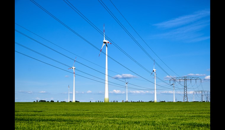 Der Nationalrat möchte den Ausbau der erneuerbaren Energien über das Jahr 2022 hinaus fördern. (© J. Ickler/123rf.com)