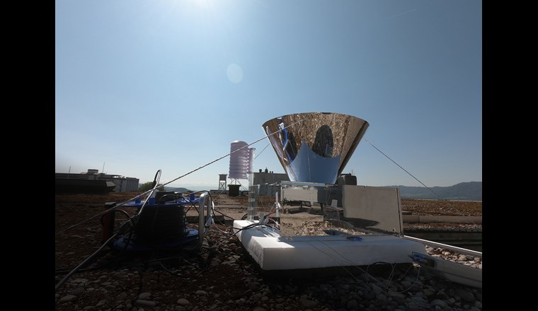 Der Pilot-Kondensator auf einem Gebäude der ETH Zürich. (Bild: ETH Zürich / Iwan Hächler)
