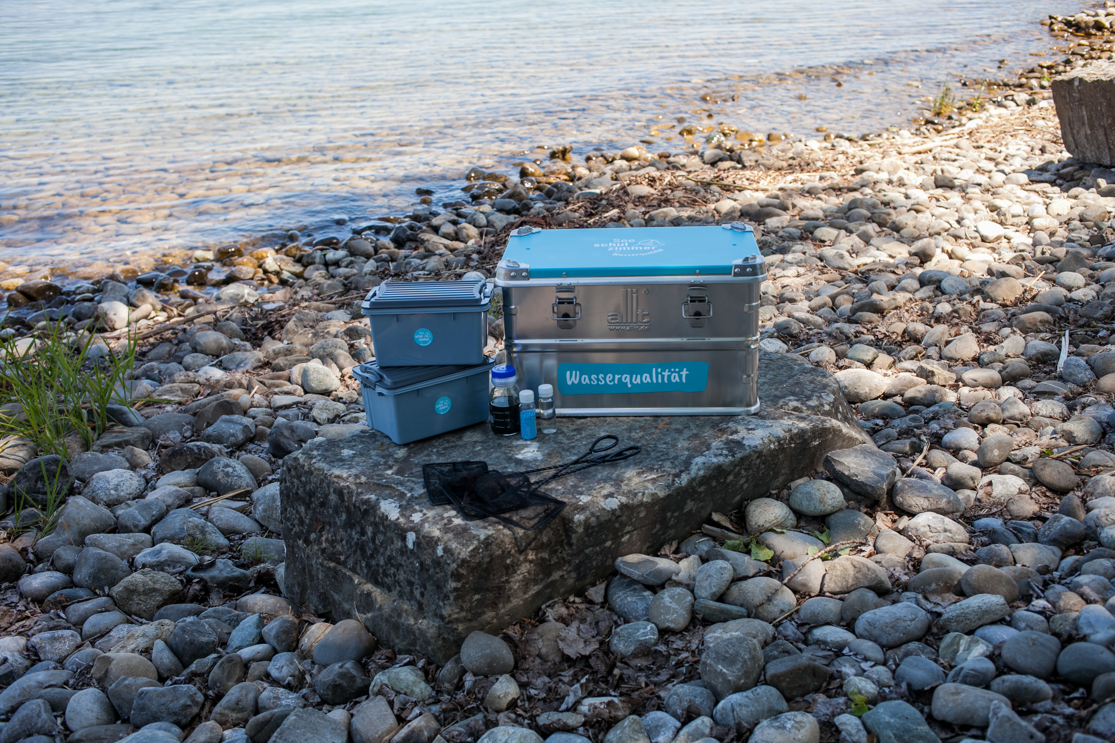 Vermittlungskoffer «Wasserqualität und Mikroplastik» (Bild: Seemuseum Kreuzlingen)