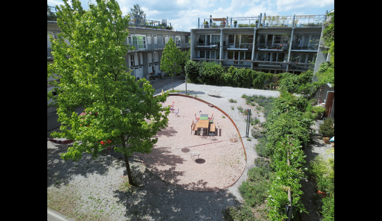 Natürlich gestalteter Spielplatz im Siedlungsgebiet. (©S. Hasler/VSA)